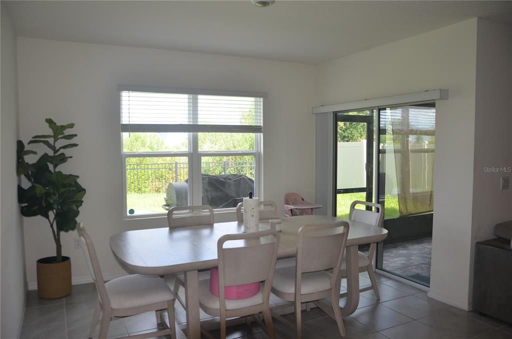 For Rent: $2,000 (3 beds, 2 baths, 1725 Square Feet)