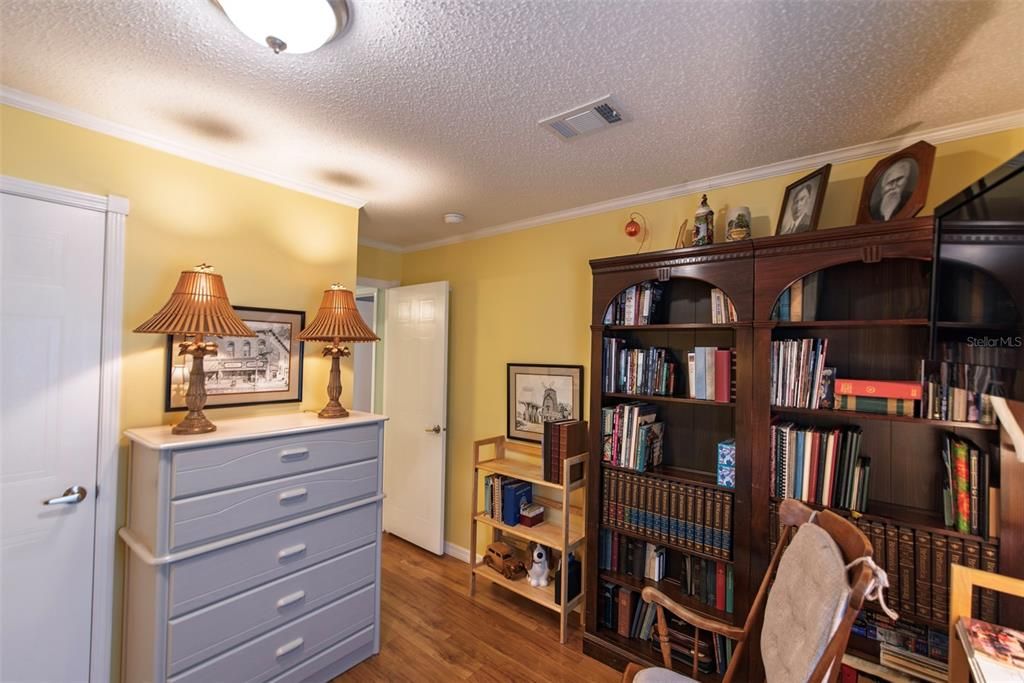 For Sale: $190,000 (2 beds, 2 baths, 1080 Square Feet)