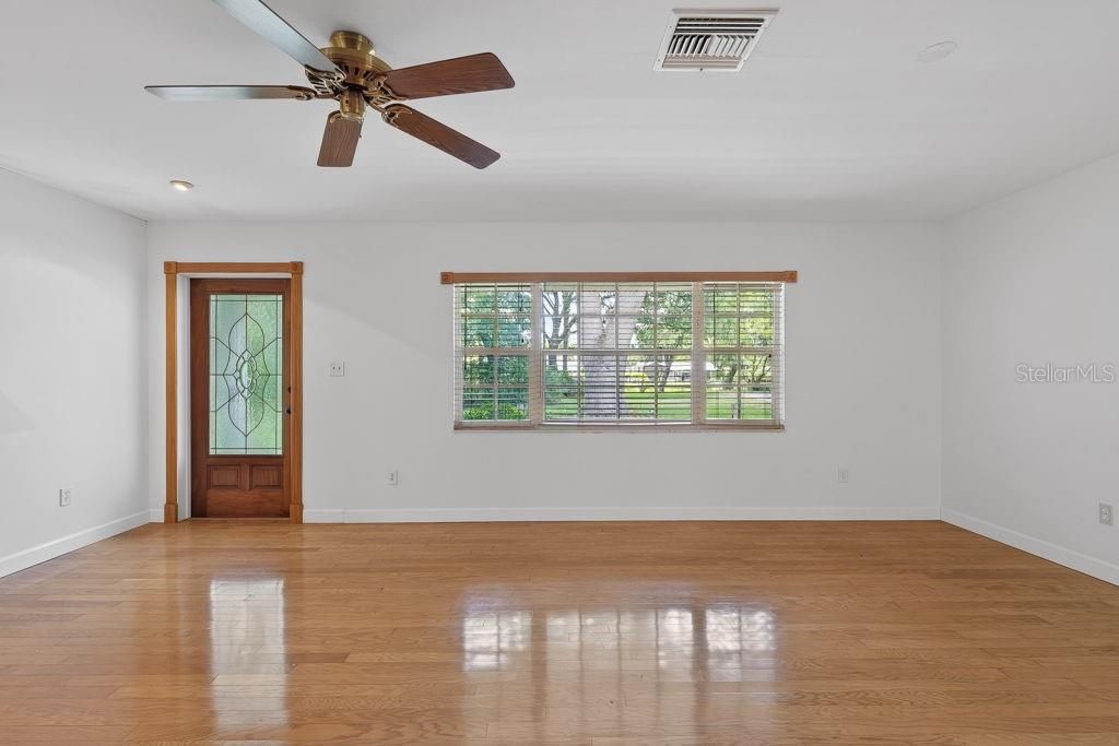 En Venta: $575,000 (3 camas, 2 baños, 1762 Pies cuadrados)