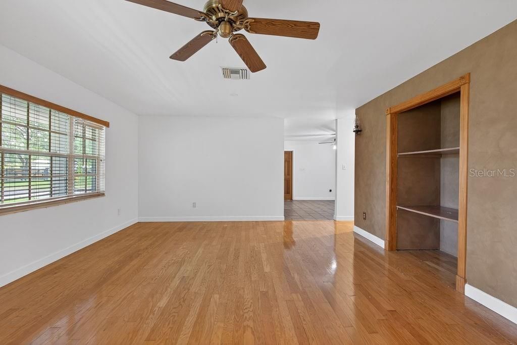 En Venta: $575,000 (3 camas, 2 baños, 1762 Pies cuadrados)
