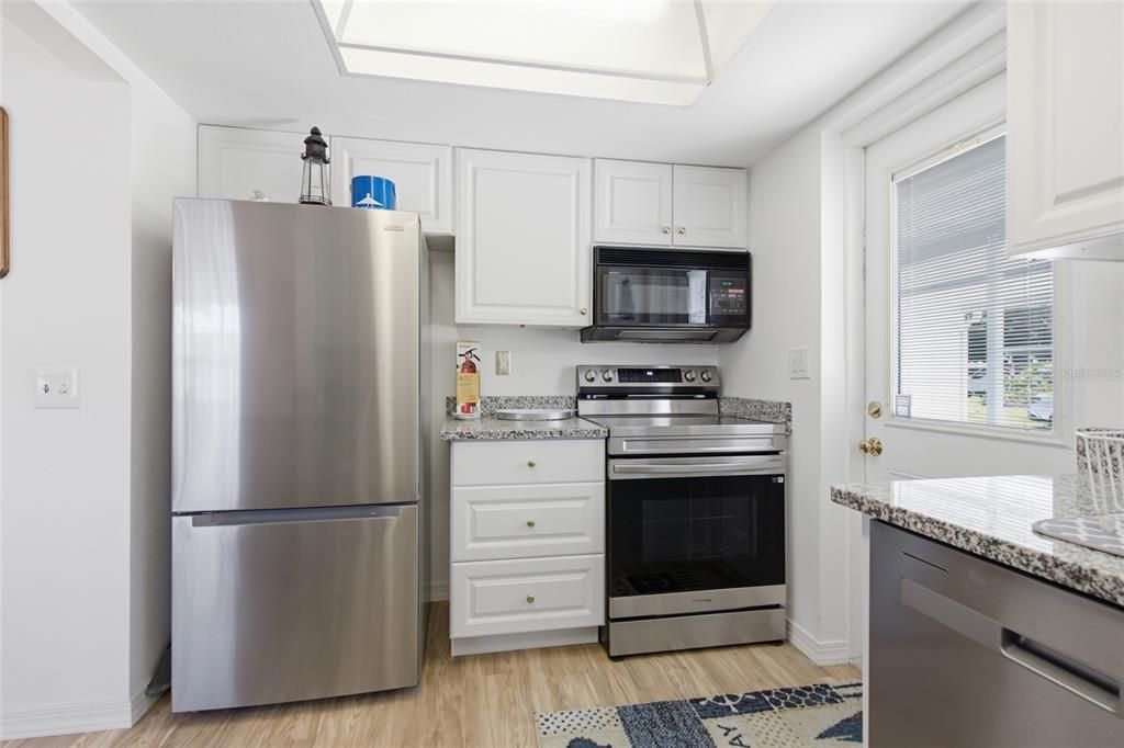 For Sale: $439,900 (2 beds, 2 baths, 1260 Square Feet)