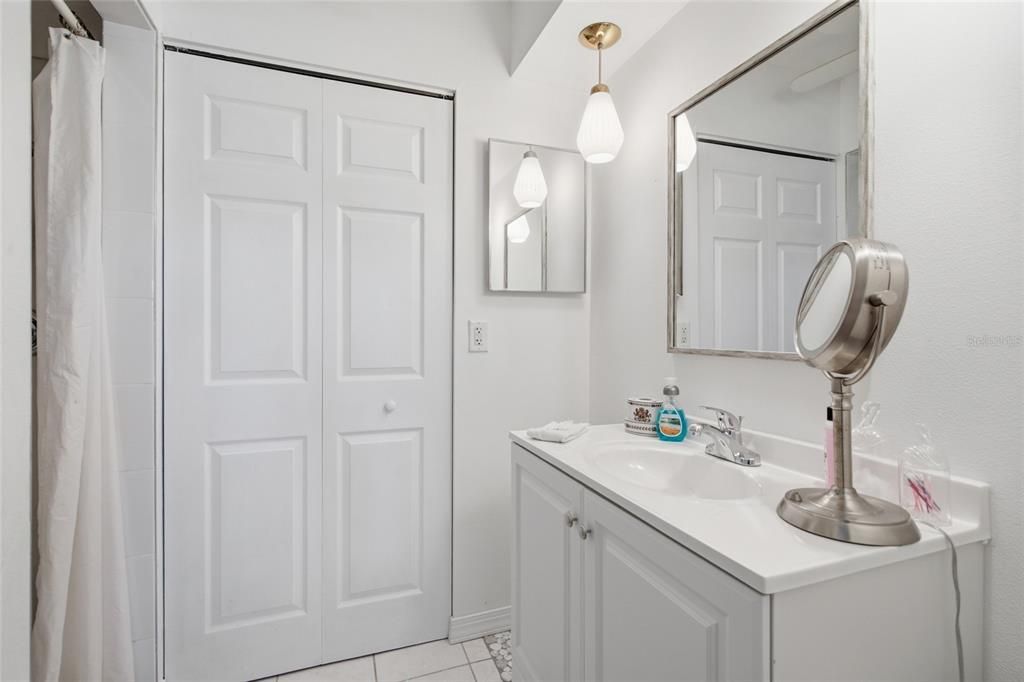 For Sale: $439,900 (2 beds, 2 baths, 1260 Square Feet)