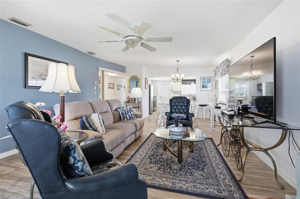 For Sale: $439,900 (2 beds, 2 baths, 1260 Square Feet)