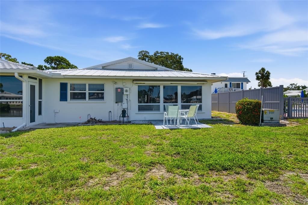 For Sale: $439,900 (2 beds, 2 baths, 1260 Square Feet)