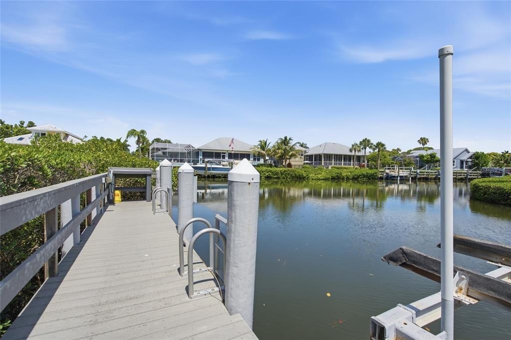 For Sale: $439,900 (2 beds, 2 baths, 1260 Square Feet)