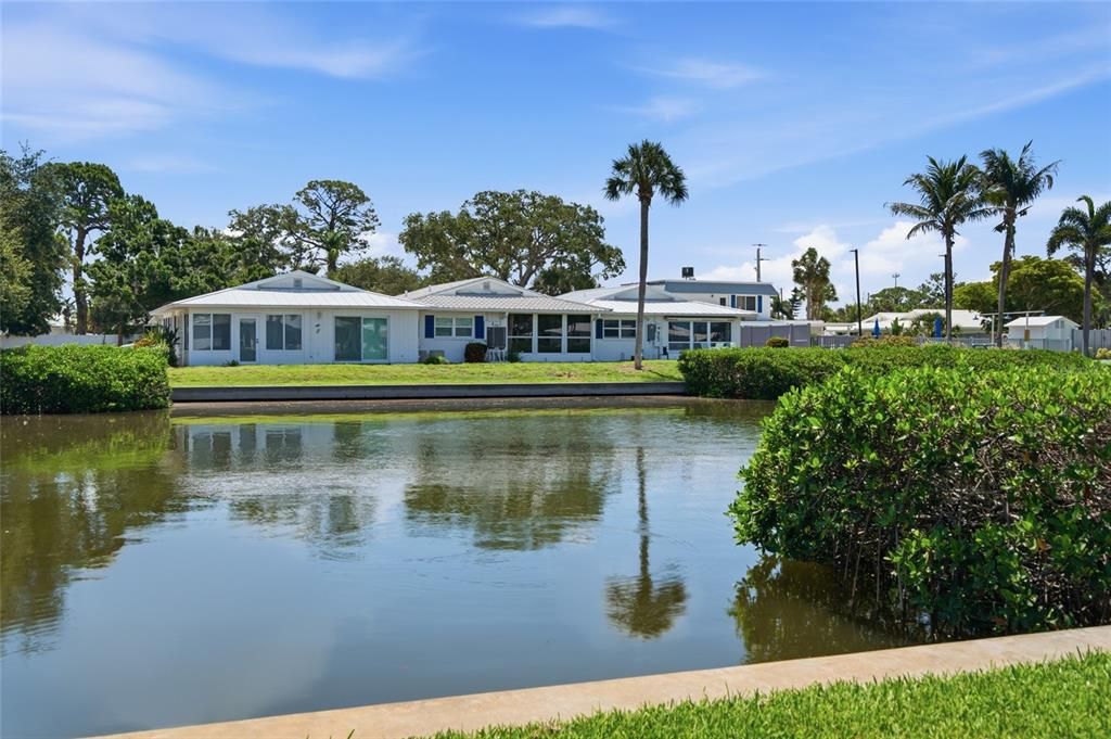 For Sale: $439,900 (2 beds, 2 baths, 1260 Square Feet)