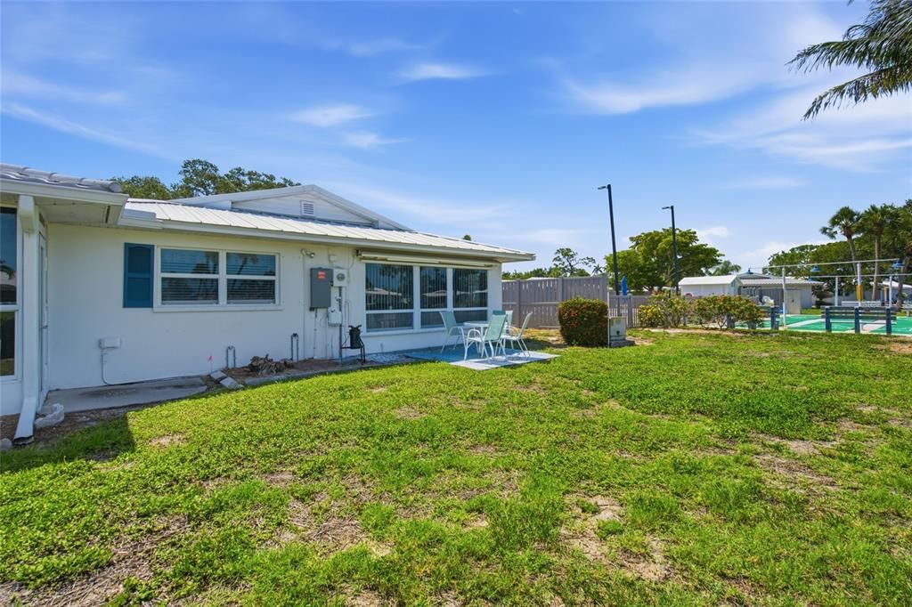 For Sale: $439,900 (2 beds, 2 baths, 1260 Square Feet)