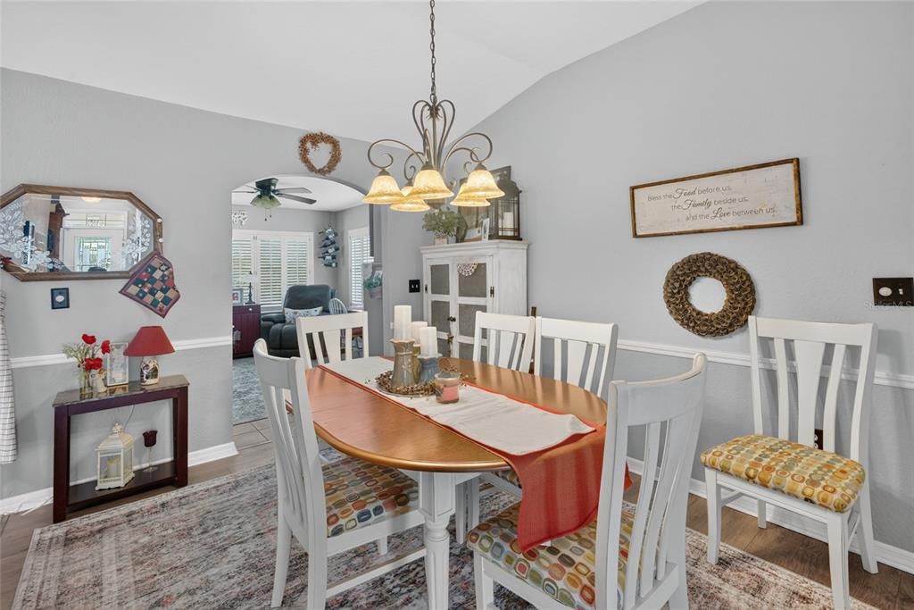 For Sale: $244,900 (2 beds, 2 baths, 1648 Square Feet)