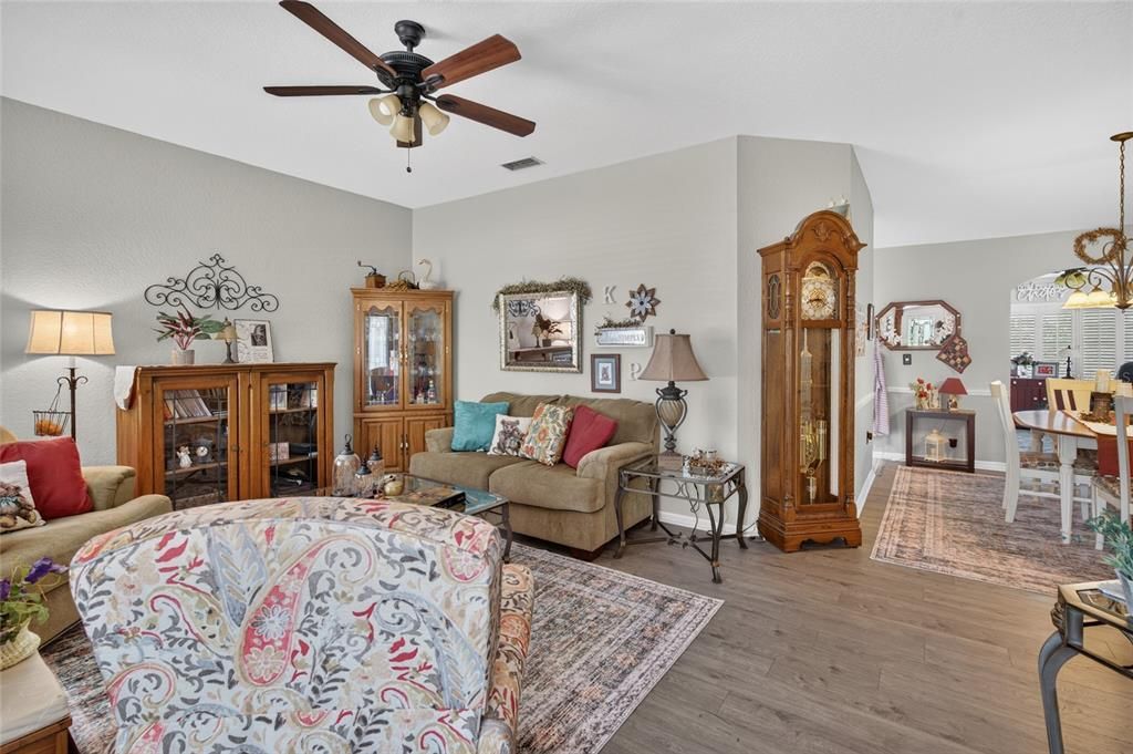 For Sale: $244,900 (2 beds, 2 baths, 1648 Square Feet)