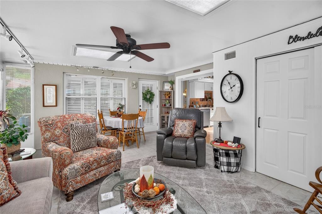 For Sale: $244,900 (2 beds, 2 baths, 1648 Square Feet)