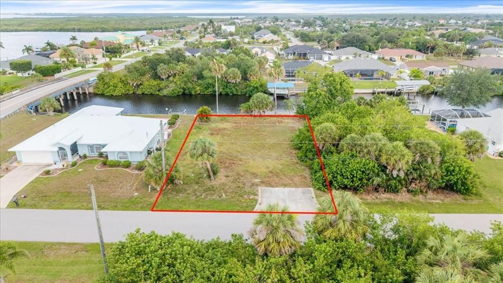 На продажу: $95,000 (0.23 acres)