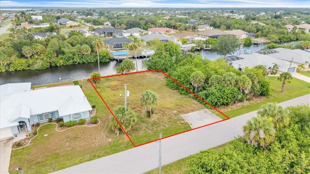 На продажу: $95,000 (0.23 acres)