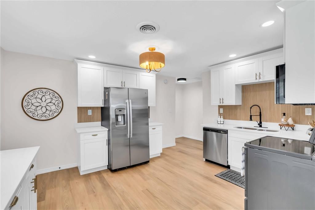 For Sale: $430,000 (3 beds, 2 baths, 1530 Square Feet)