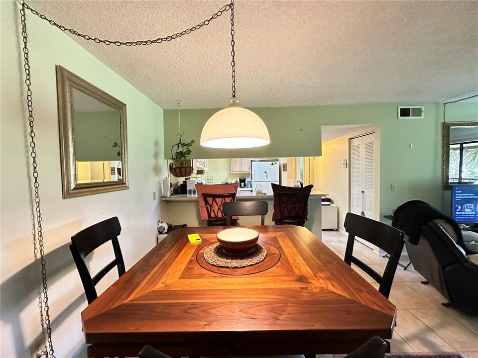 En Venta: $130,000 (2 camas, 2 baños, 899 Pies cuadrados)