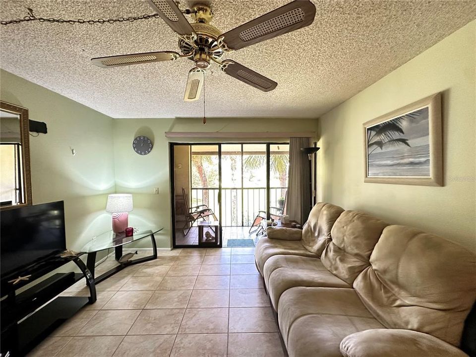 En Venta: $130,000 (2 camas, 2 baños, 899 Pies cuadrados)