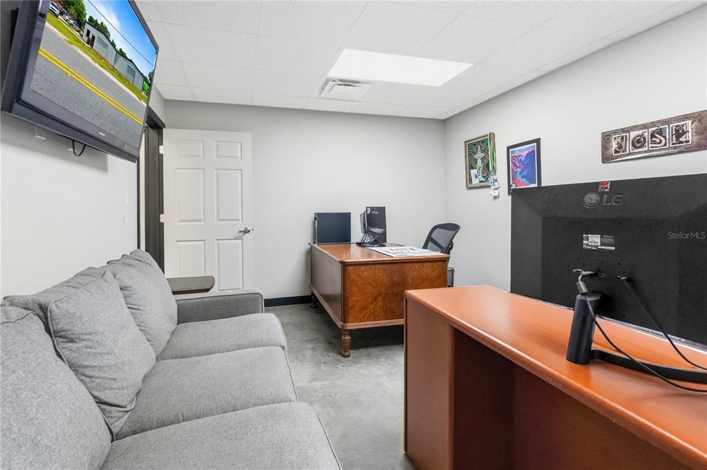 For Sale: $949,000 (0 beds, 0 baths, 6400 Square Feet)