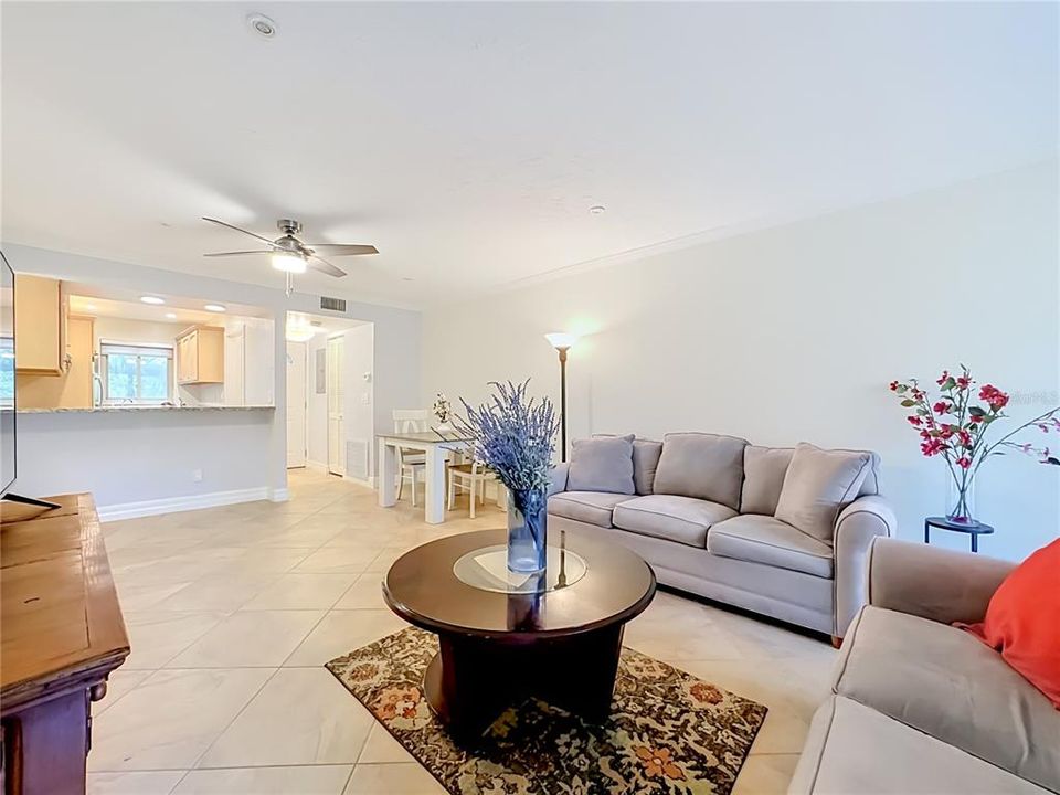For Sale: $219,800 (1 beds, 1 baths, 731 Square Feet)