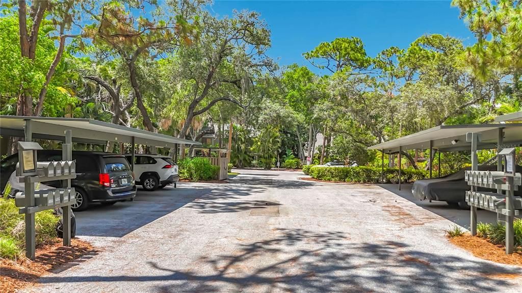 For Sale: $219,800 (1 beds, 1 baths, 731 Square Feet)