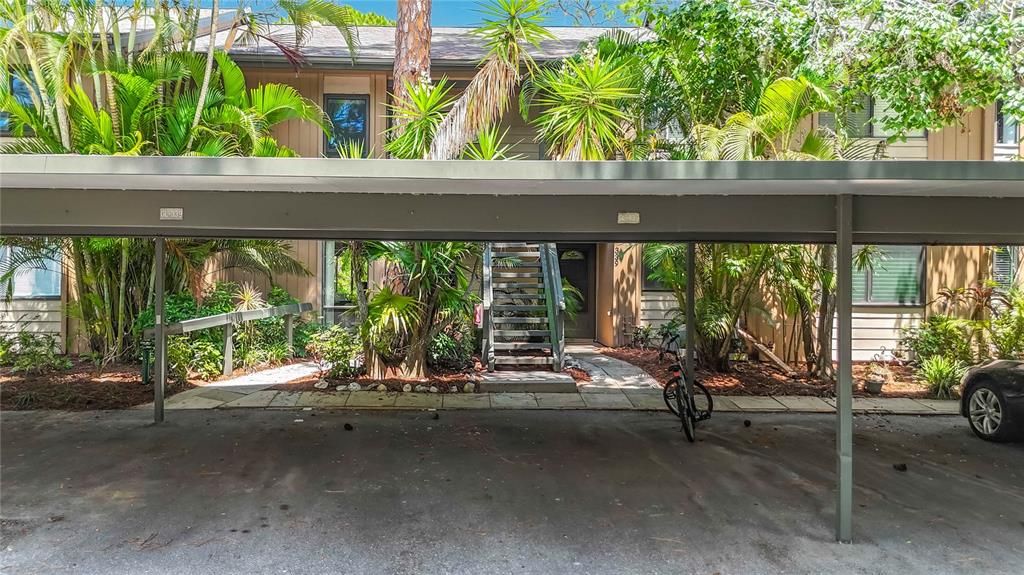 For Sale: $219,800 (1 beds, 1 baths, 731 Square Feet)