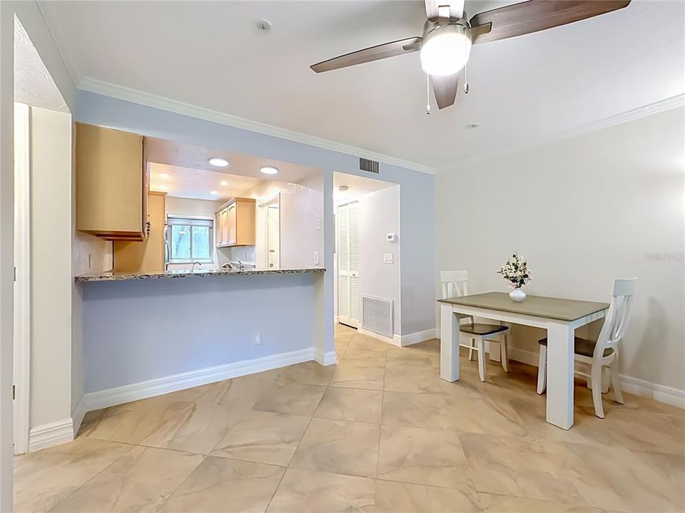 For Sale: $219,800 (1 beds, 1 baths, 731 Square Feet)