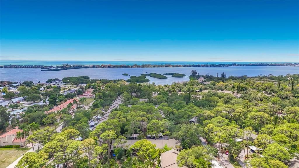 For Sale: $219,800 (1 beds, 1 baths, 731 Square Feet)