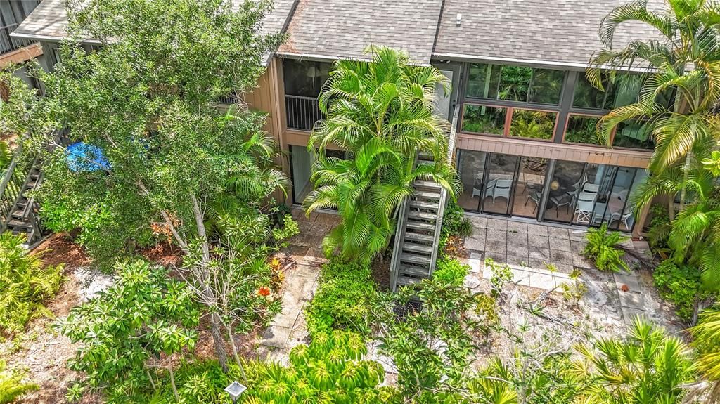 For Sale: $219,800 (1 beds, 1 baths, 731 Square Feet)