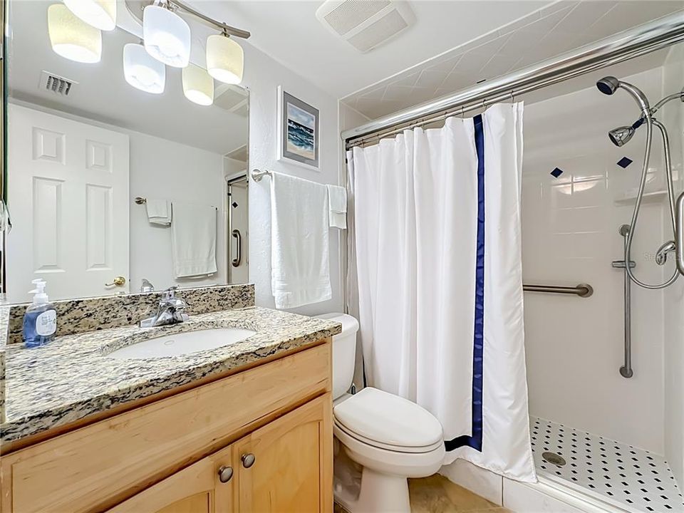 For Sale: $219,800 (1 beds, 1 baths, 731 Square Feet)