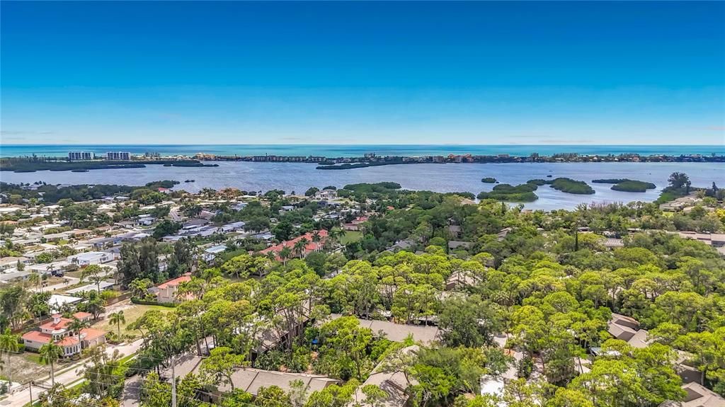 For Sale: $219,800 (1 beds, 1 baths, 731 Square Feet)