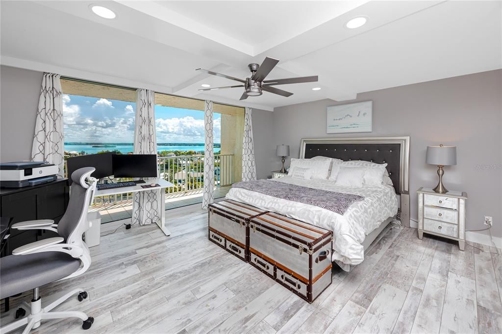 For Sale: $495,000 (1 beds, 2 baths, 1235 Square Feet)