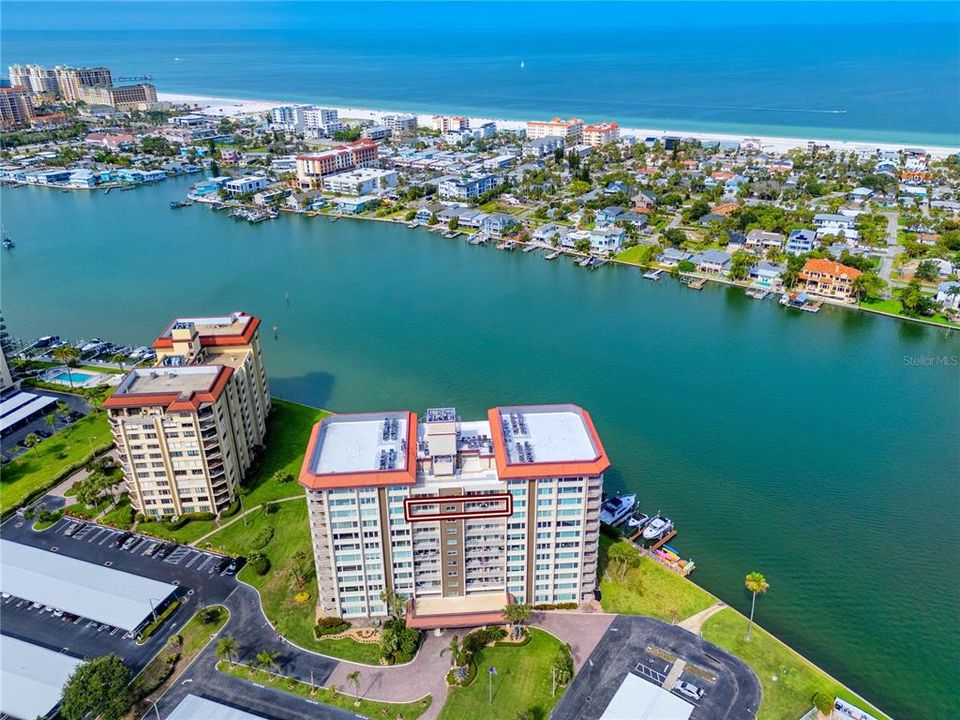 For Sale: $495,000 (1 beds, 2 baths, 1235 Square Feet)