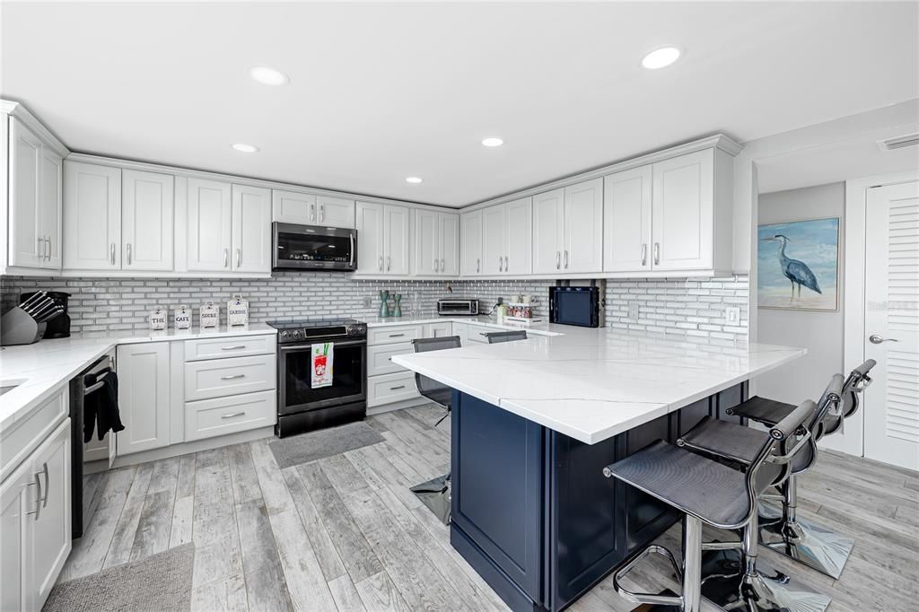 For Sale: $495,000 (1 beds, 2 baths, 1235 Square Feet)