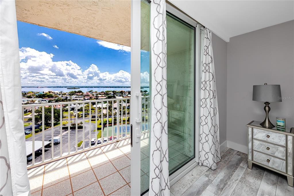 For Sale: $495,000 (1 beds, 2 baths, 1235 Square Feet)