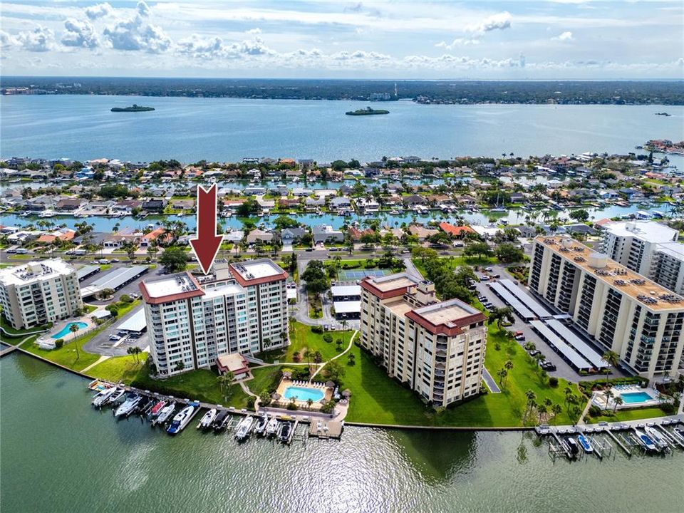 For Sale: $495,000 (1 beds, 2 baths, 1235 Square Feet)