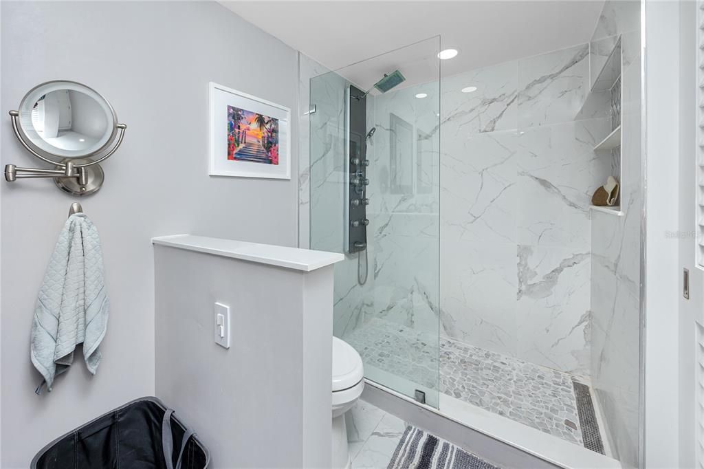 For Sale: $495,000 (1 beds, 2 baths, 1235 Square Feet)