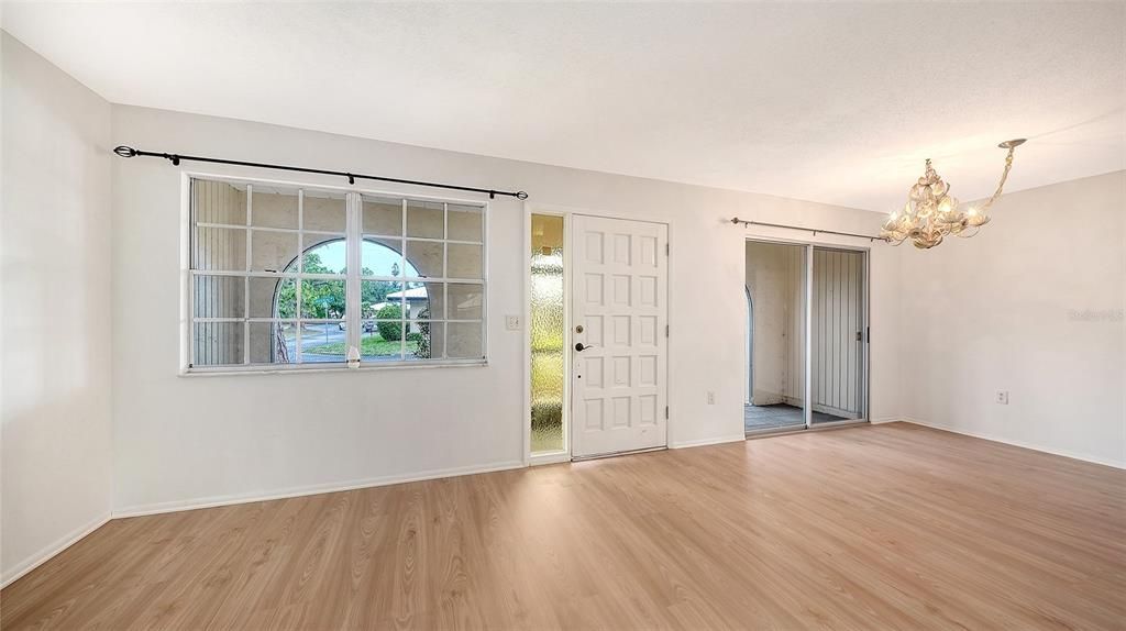 En Venta: $245,000 (2 camas, 2 baños, 1498 Pies cuadrados)