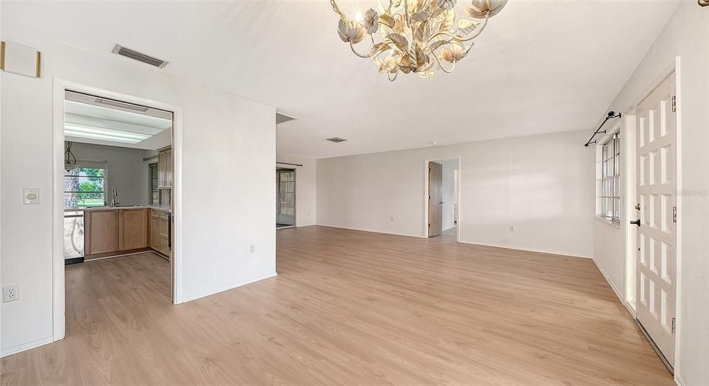 En Venta: $245,000 (2 camas, 2 baños, 1498 Pies cuadrados)