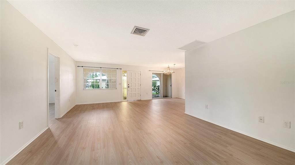 En Venta: $245,000 (2 camas, 2 baños, 1498 Pies cuadrados)