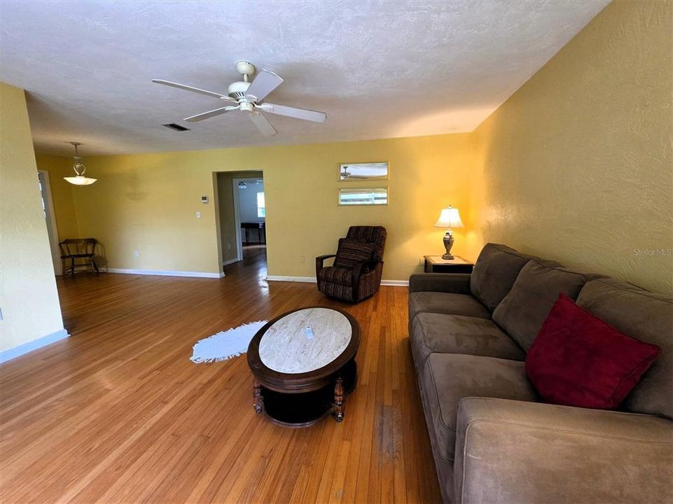 For Sale: $299,000 (3 beds, 2 baths, 1530 Square Feet)