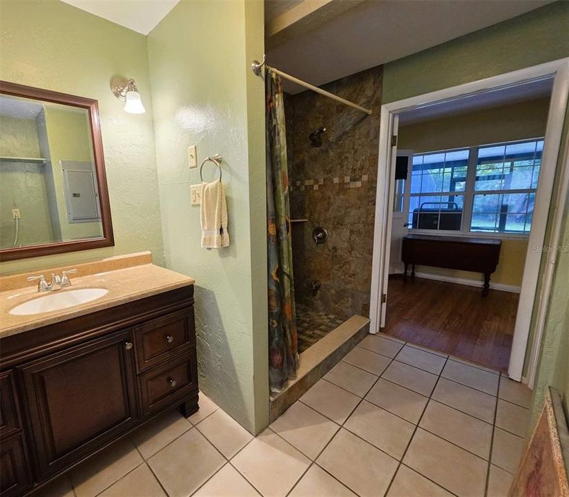 For Sale: $299,000 (3 beds, 2 baths, 1530 Square Feet)