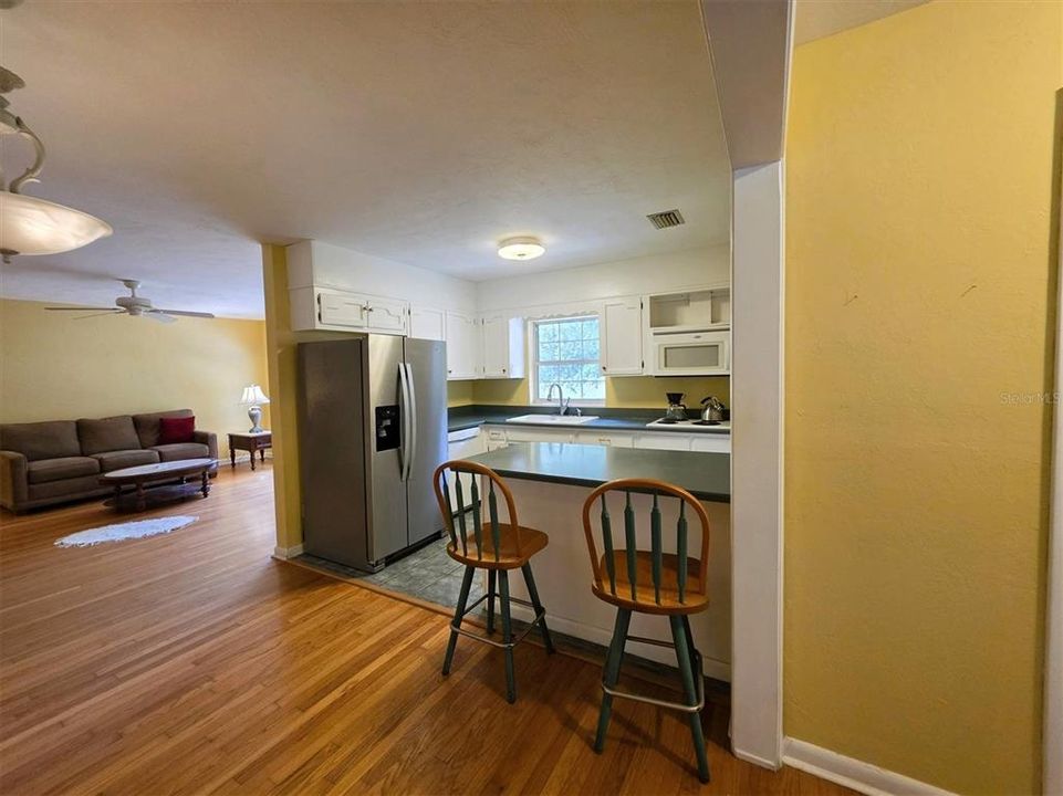 For Sale: $299,000 (3 beds, 2 baths, 1530 Square Feet)