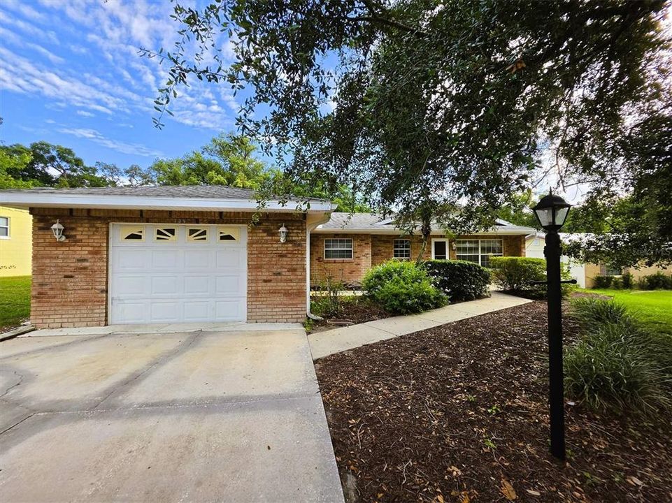 For Sale: $299,000 (3 beds, 2 baths, 1530 Square Feet)