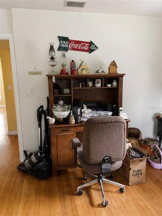 For Sale: $299,000 (3 beds, 2 baths, 1530 Square Feet)