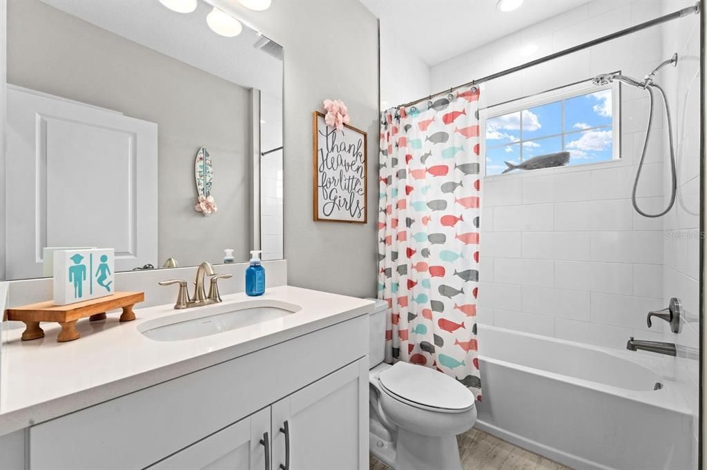 For Sale: $925,000 (5 beds, 4 baths, 3565 Square Feet)
