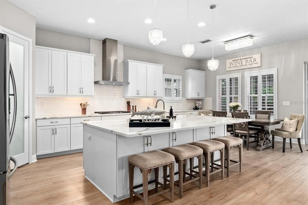 For Sale: $925,000 (5 beds, 4 baths, 3565 Square Feet)