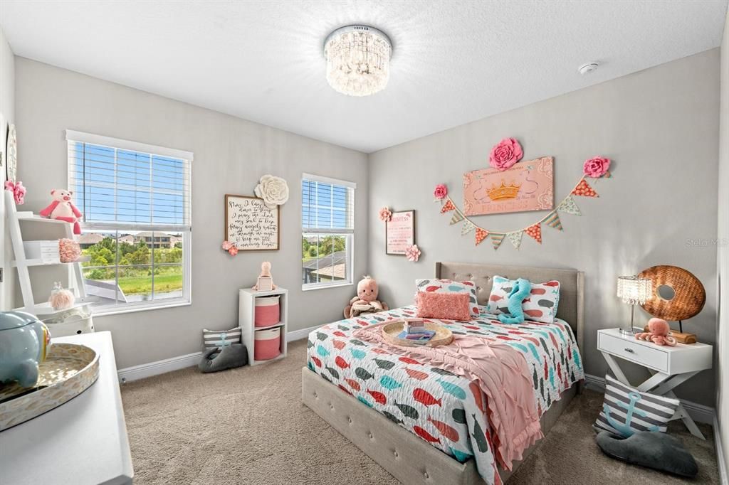 For Sale: $925,000 (5 beds, 4 baths, 3565 Square Feet)