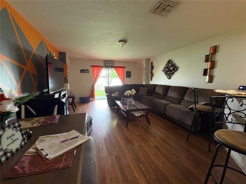 En Venta: $279,123 (3 camas, 2 baños, 1542 Pies cuadrados)
