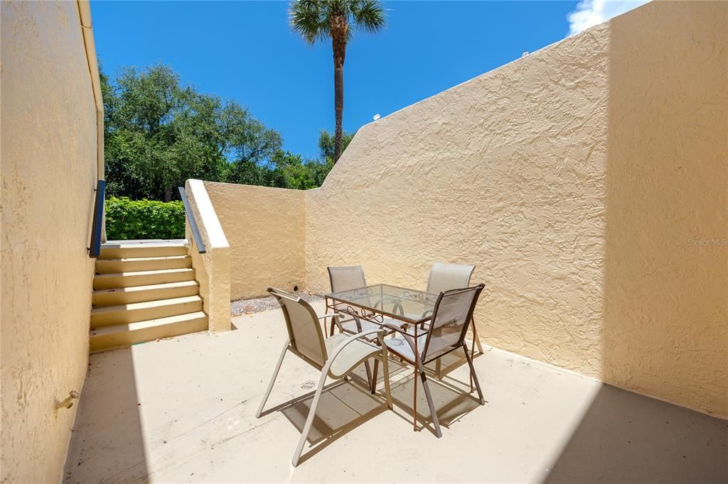 For Sale: $469,900 (2 beds, 2 baths, 1315 Square Feet)