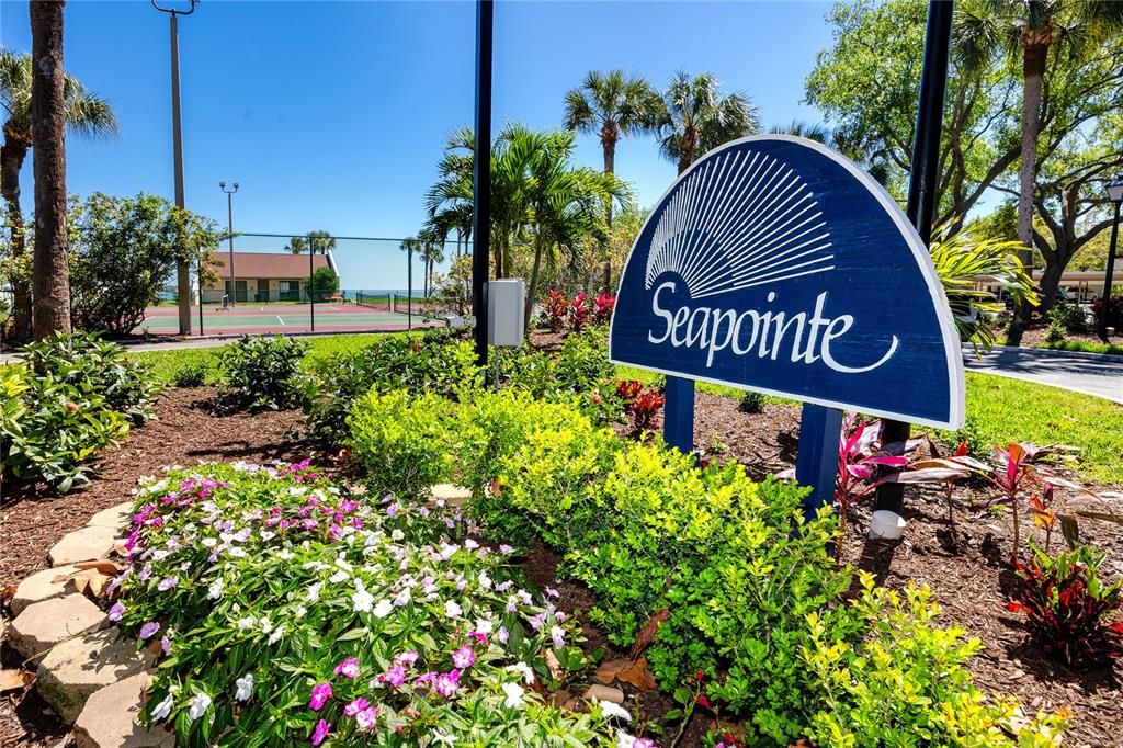 For Sale: $469,900 (2 beds, 2 baths, 1315 Square Feet)