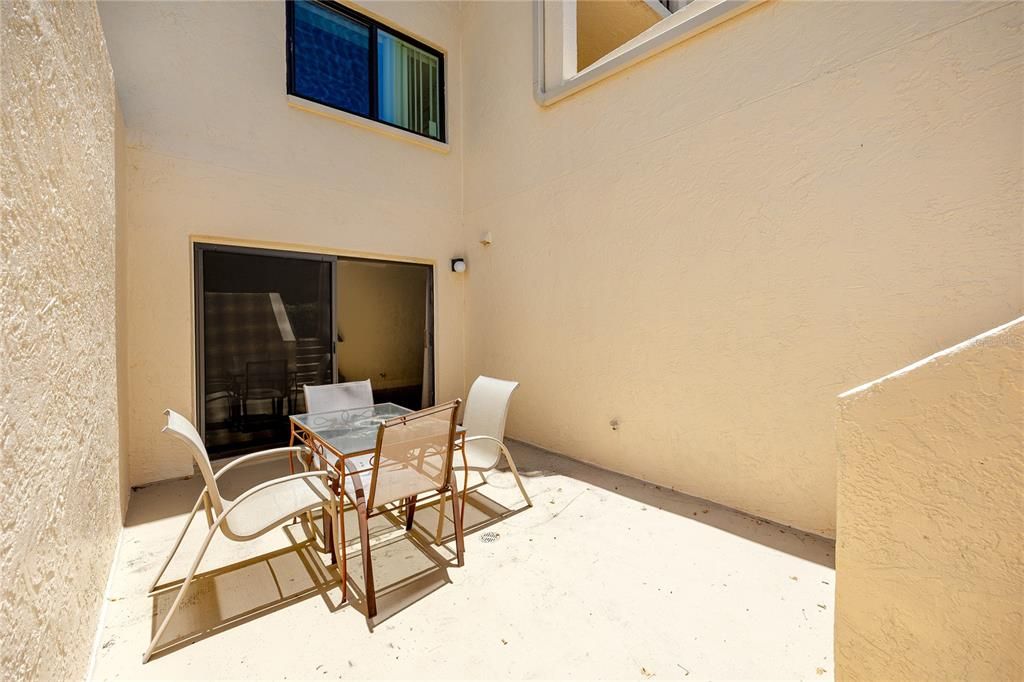 For Sale: $469,900 (2 beds, 2 baths, 1315 Square Feet)