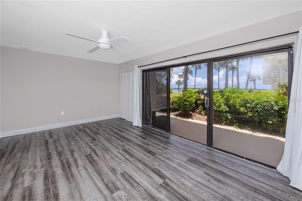 For Sale: $469,900 (2 beds, 2 baths, 1315 Square Feet)